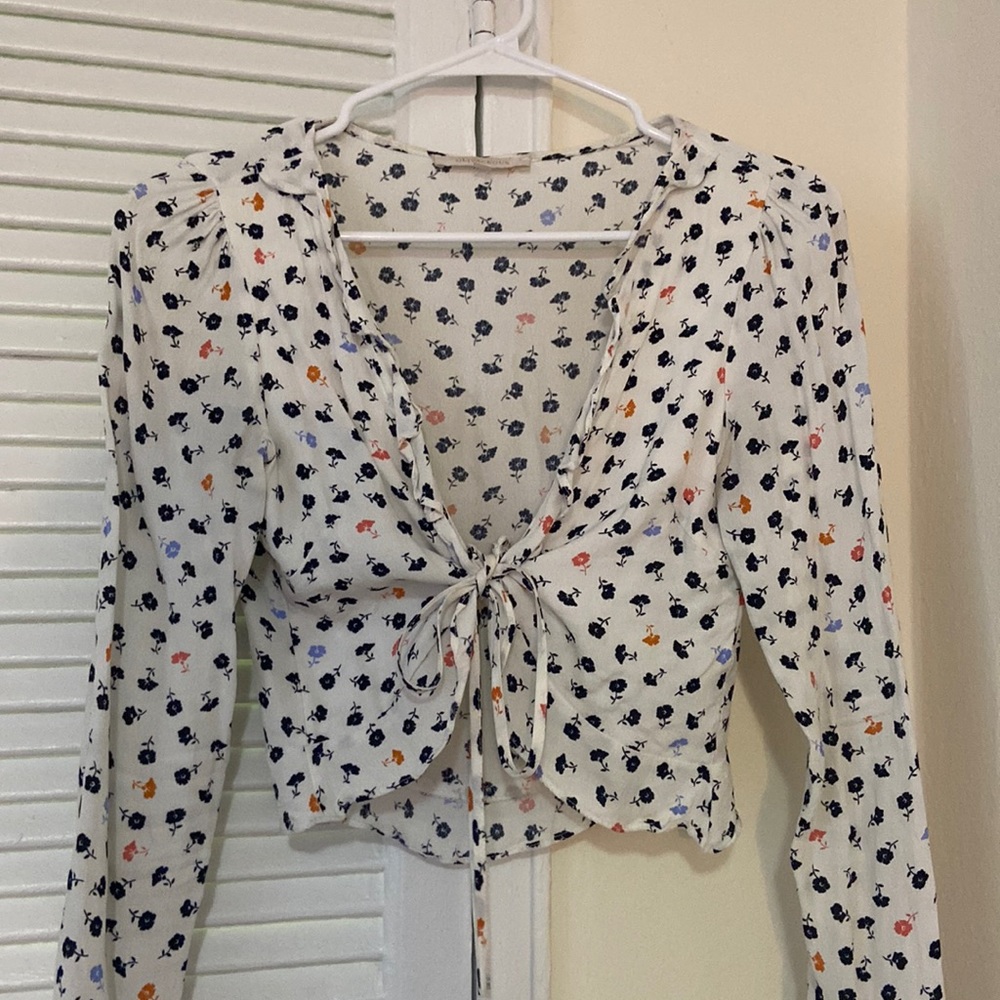 Floral front-tie blouse